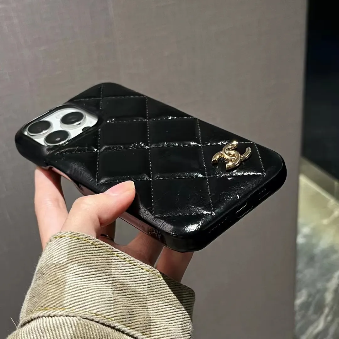 新作登場 人気商品 シンプル スタイリッシュ クラシック 滑り止め  スマホケース