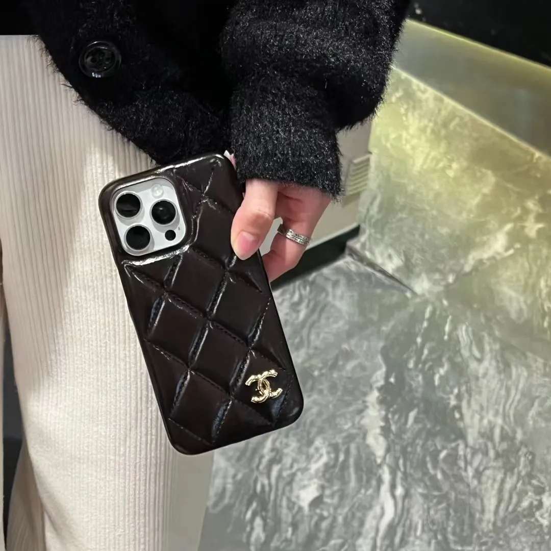 新作登場 人気商品 シンプル スタイリッシュ クラシック 滑り止め  スマホケース