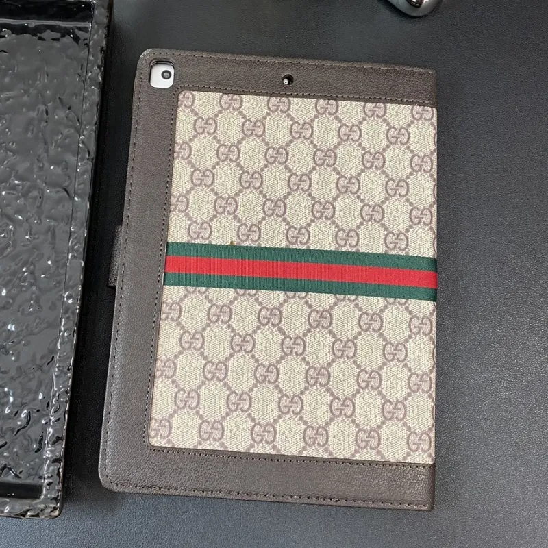 人気上昇中 シンプル スタイリッシュ クラシック 薄型 軽量 耐擦傷 高品質 iPad ケース