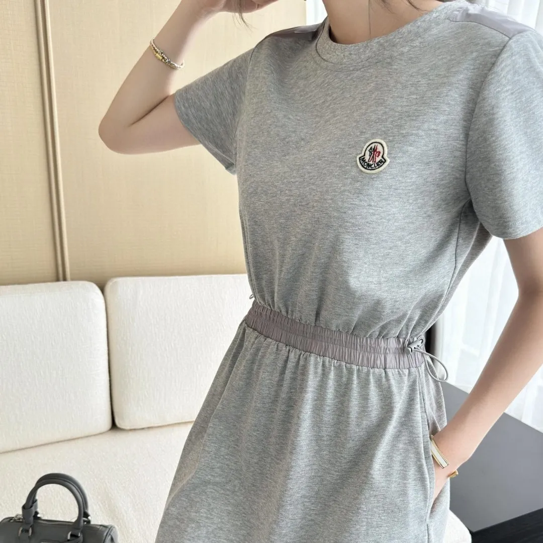 『S-L』質感が細かく 柔らかい クラシック 若々しく見え スタイリッシュ スリムに見える ワンピース