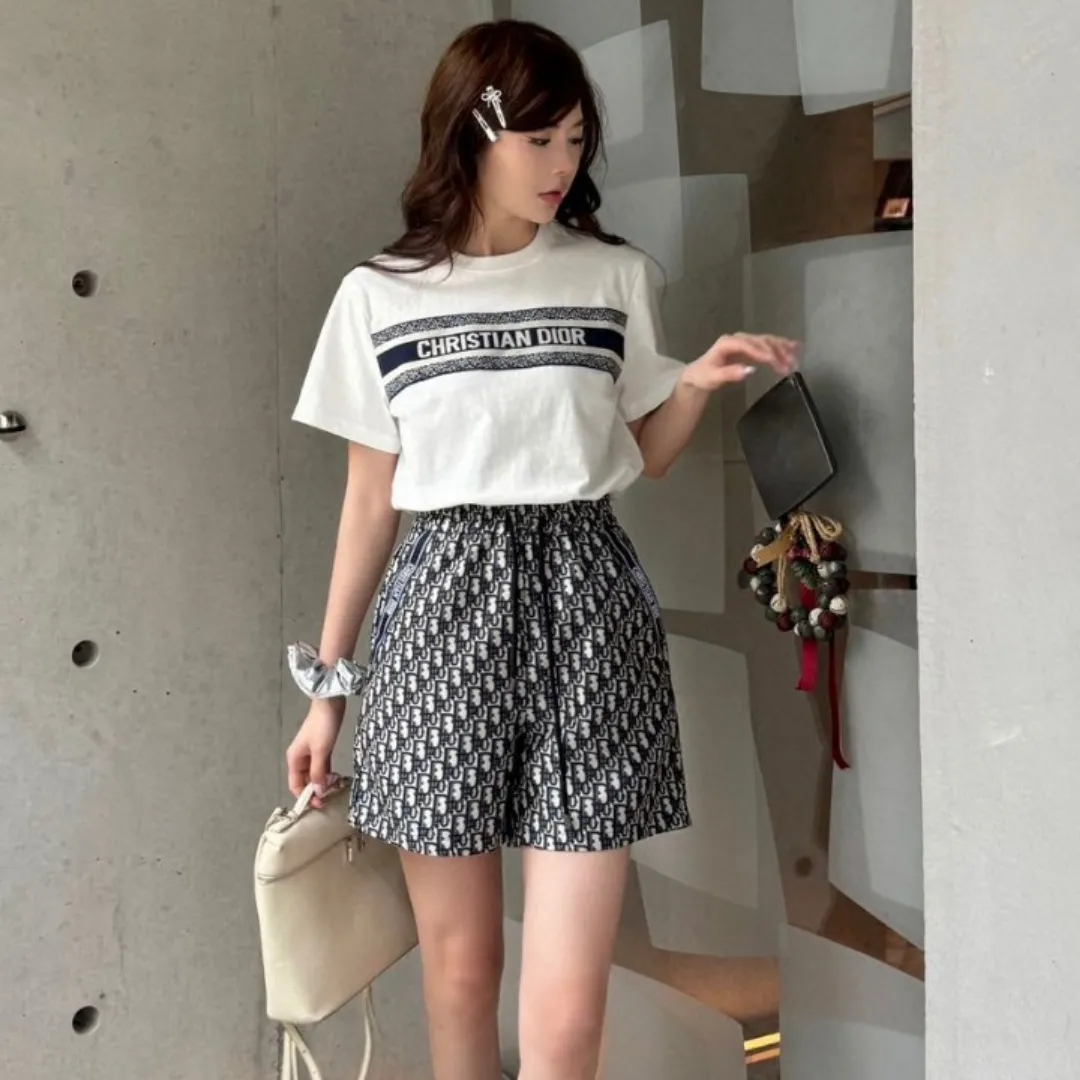 『S-L』ユニーク 個性的 クラシックデザイン シンプル エレガント 半袖Tシャツ ロゴ柄 ショートパンツ セット