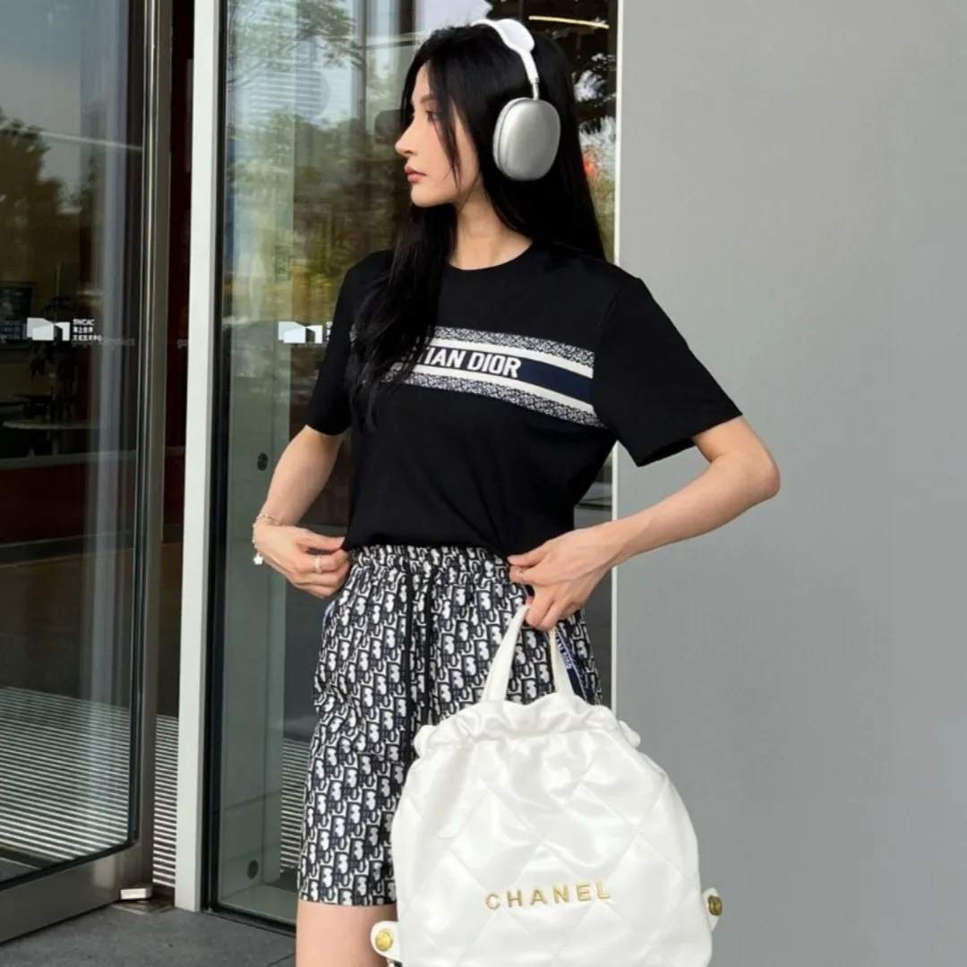 『S-L』ユニーク 個性的 クラシックデザイン シンプル エレガント 半袖Tシャツ ロゴ柄 ショートパンツ セット