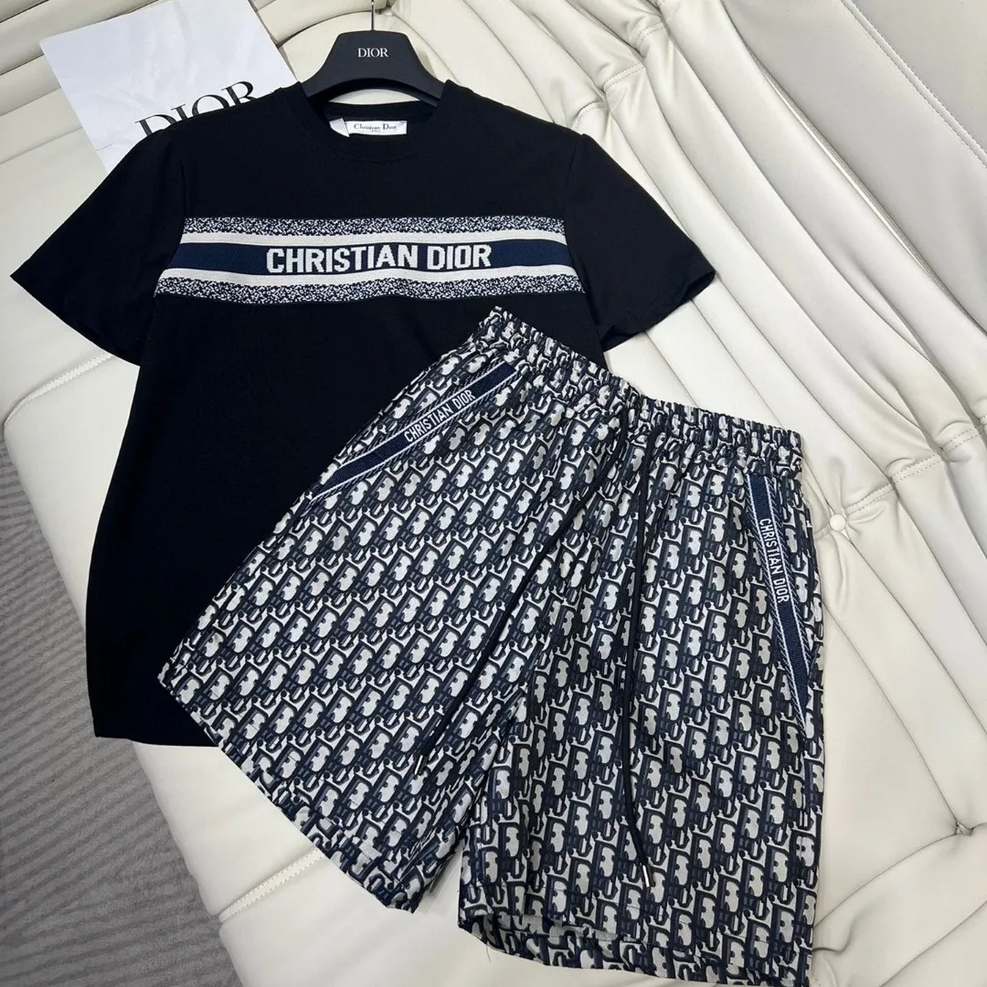 『S-L』ユニーク 個性的 クラシックデザイン シンプル エレガント 半袖Tシャツ ロゴ柄 ショートパンツ セット