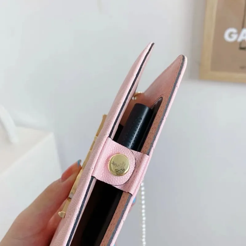 取り入れたい 高級感 耐久性 手触りが良い おしゃれなデザイン 斜めがけ カード収納 スマホケース