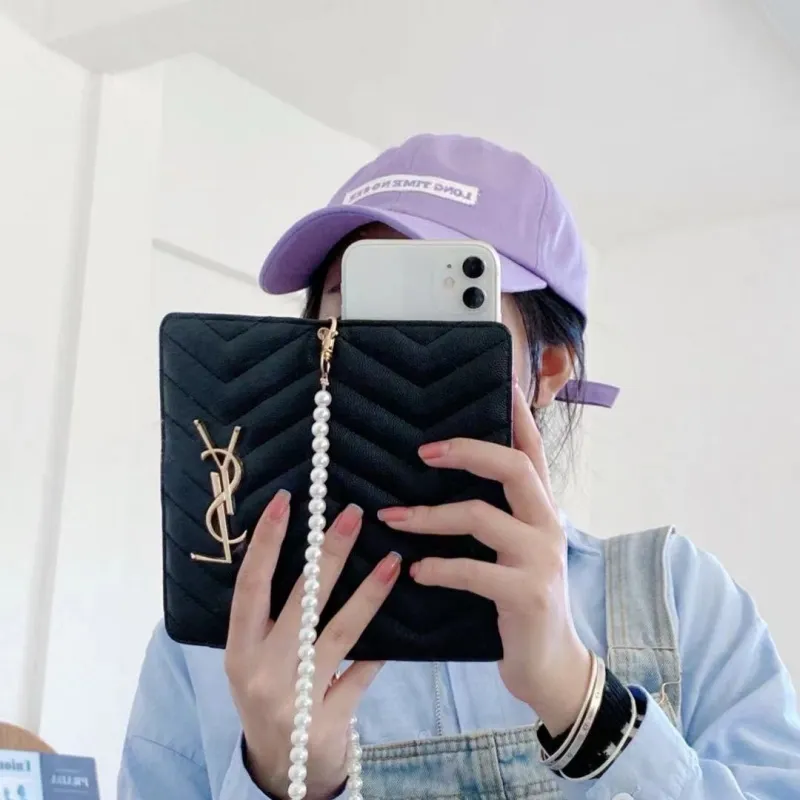 取り入れたい 高級感 耐久性 手触りが良い おしゃれなデザイン 斜めがけ カード収納 スマホケース
