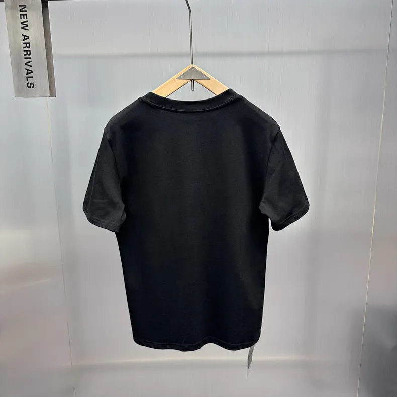 『S-2XL』ストリートブランド Tシャツ 夏 メンズ ルーズ 半袖 メタルレザーパッチ ヨーロピアン メンズTシャツ