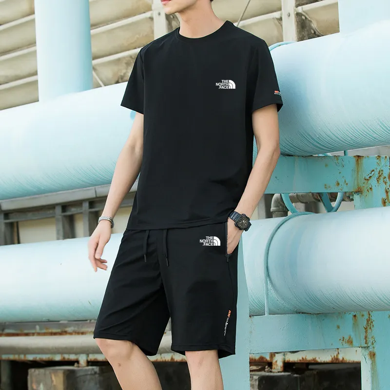 『M-5XL』夏 アイスシルク 速乾 スポーツ セットアップ メンズ 半袖Tシャツ トレンド カジュアル ショートパンツ メンズコーデ フルセット