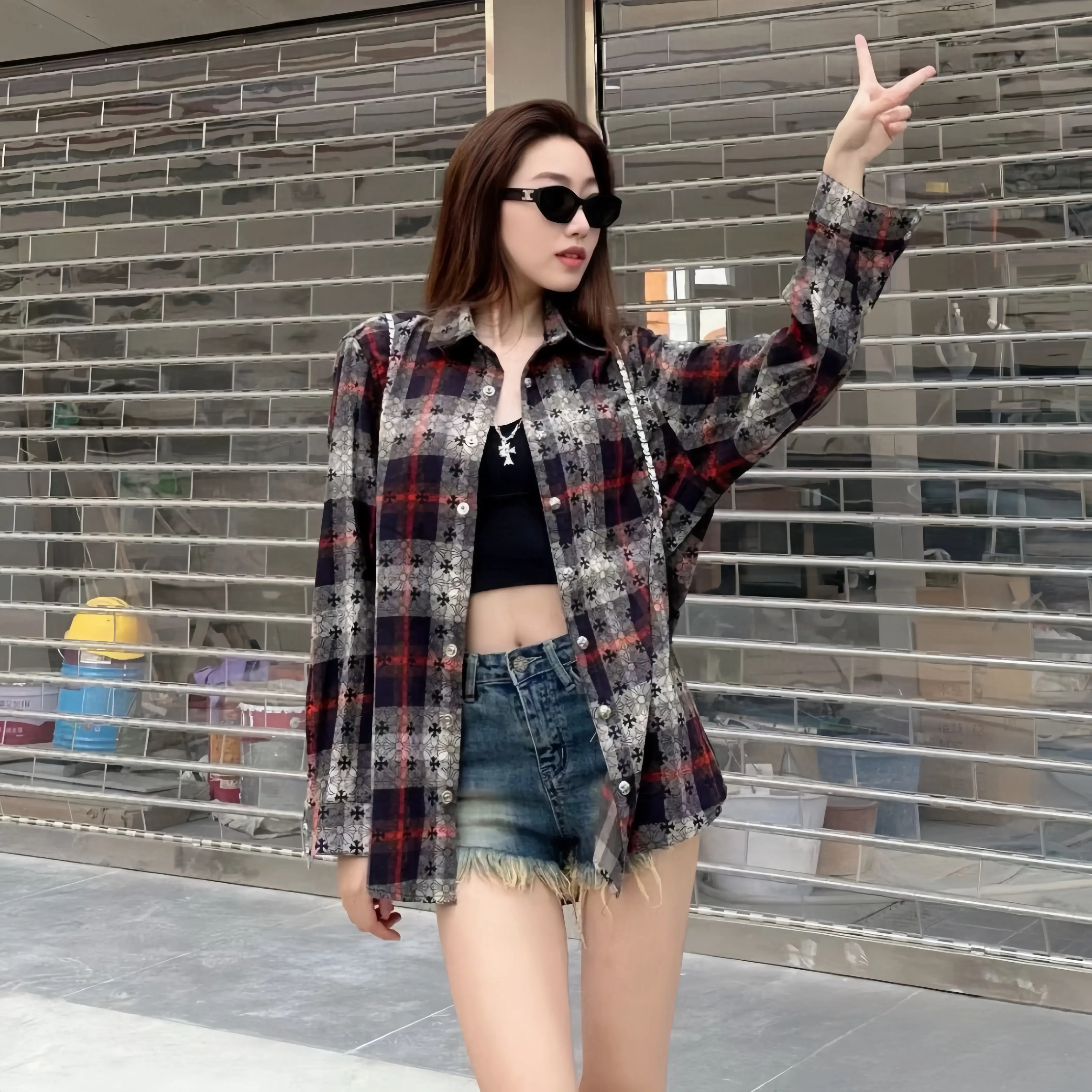 『S-XL』目を奪われる 軽やか トレンド感 一枚で着映える カジュアル シャツ
