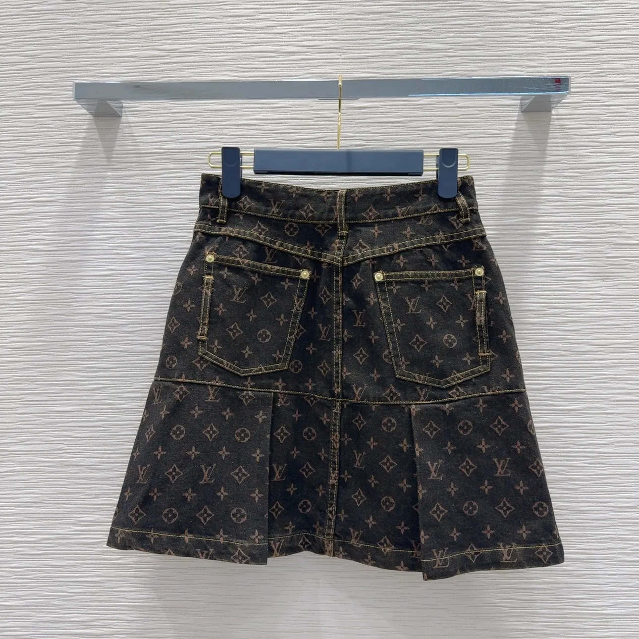 『S-L』センスが光る一枚 レトロ デニム素材 合わせやすい スカート